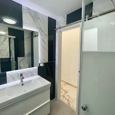 Piso Canteras/2 Bedroom+balcony+parking At Las Palmas de Gran Canaria